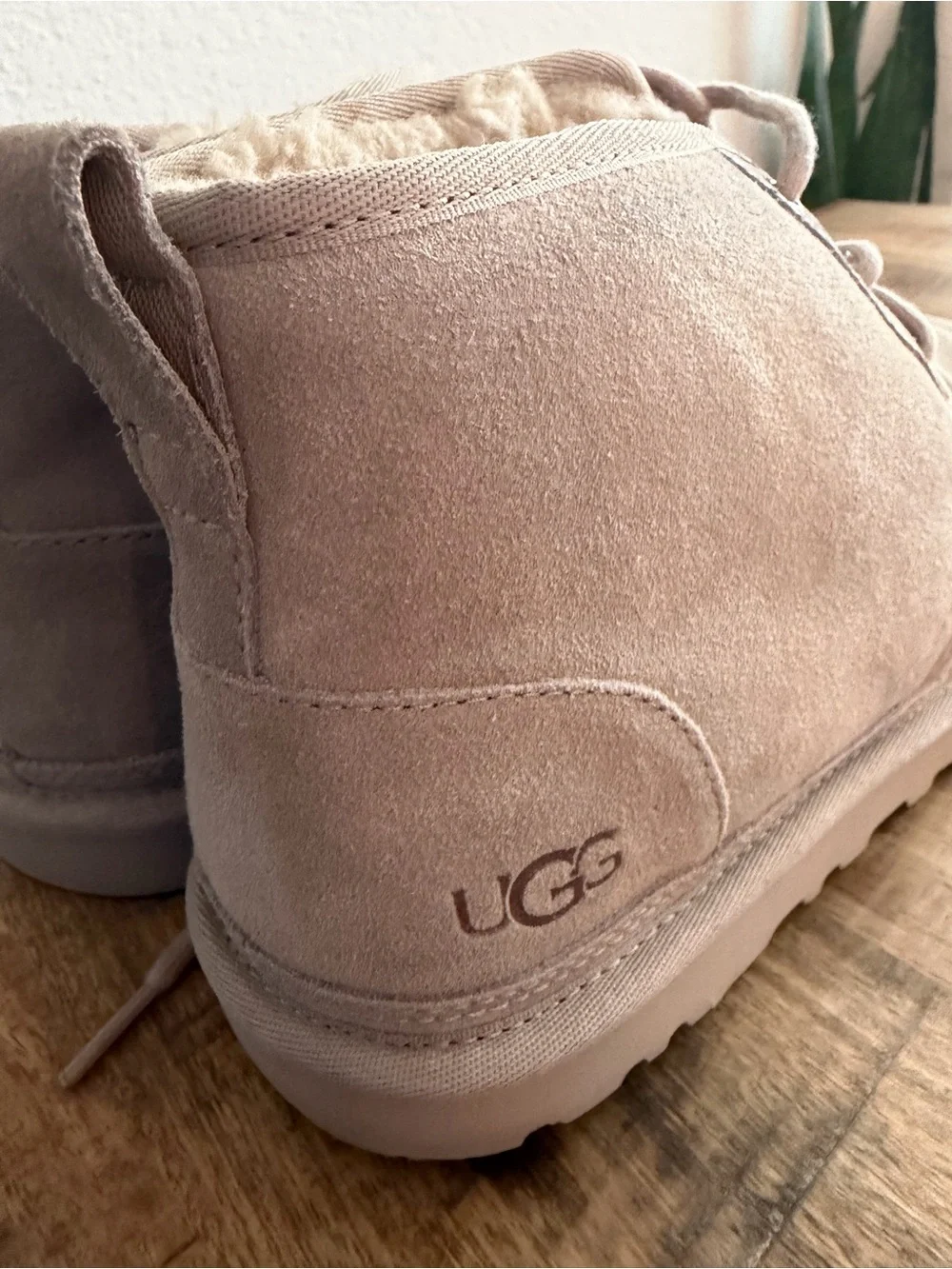 UGG Neumel Chukka Boots Men’s 11 Chestnut Suede Sheepskin Lined